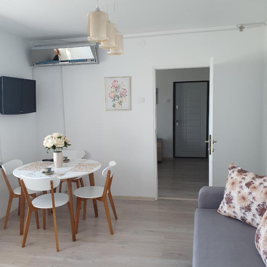 Sendy Apartment โอร์โชวา ภายนอก รูปภาพ